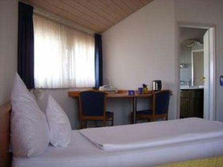 Hotel Crystal Filderstadt Cameră foto